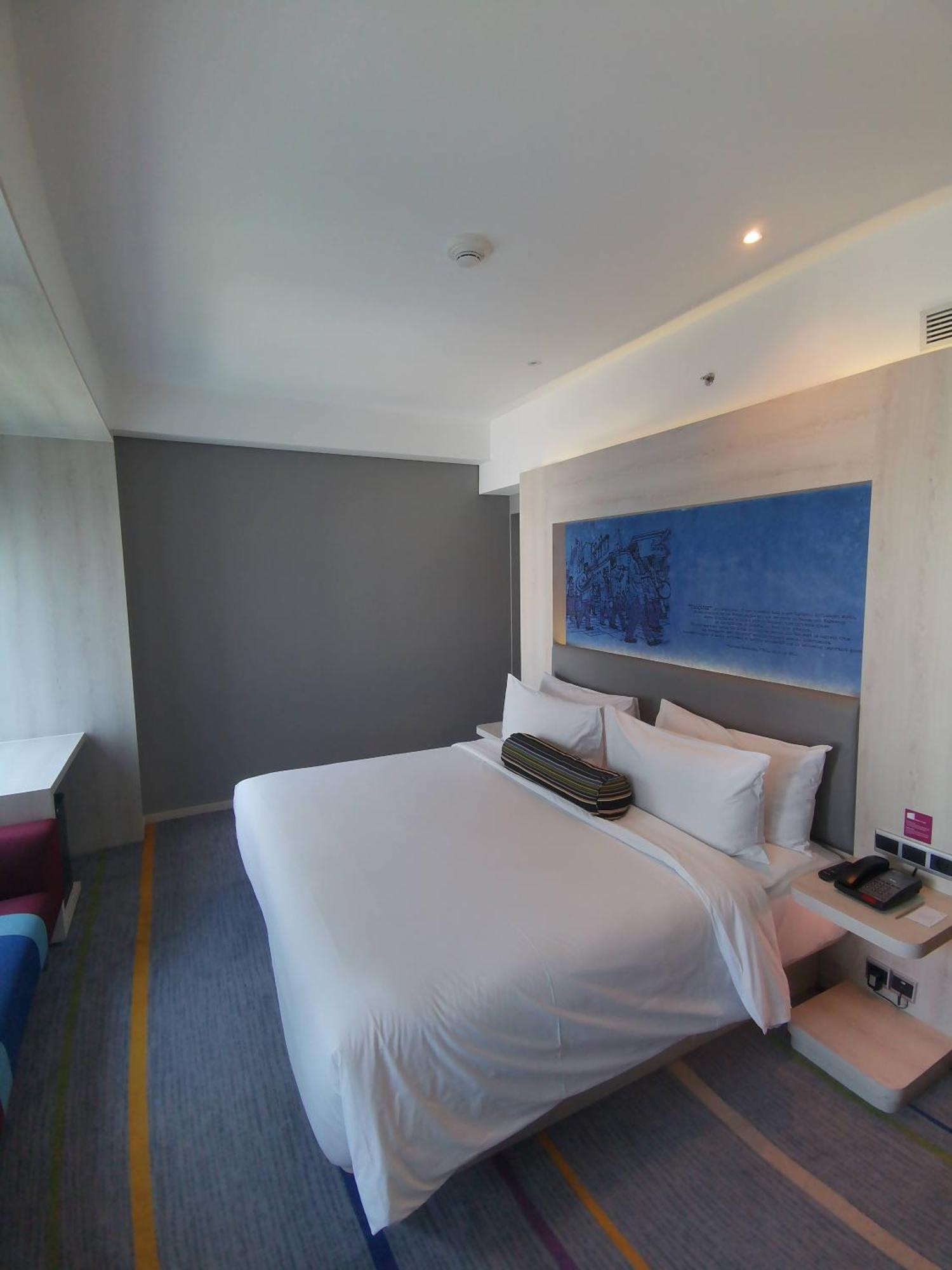 Aloft Jakarta Wahid Hasyim Exterior foto